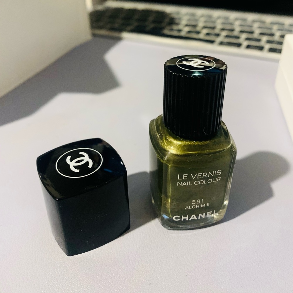 Chanel nail polish